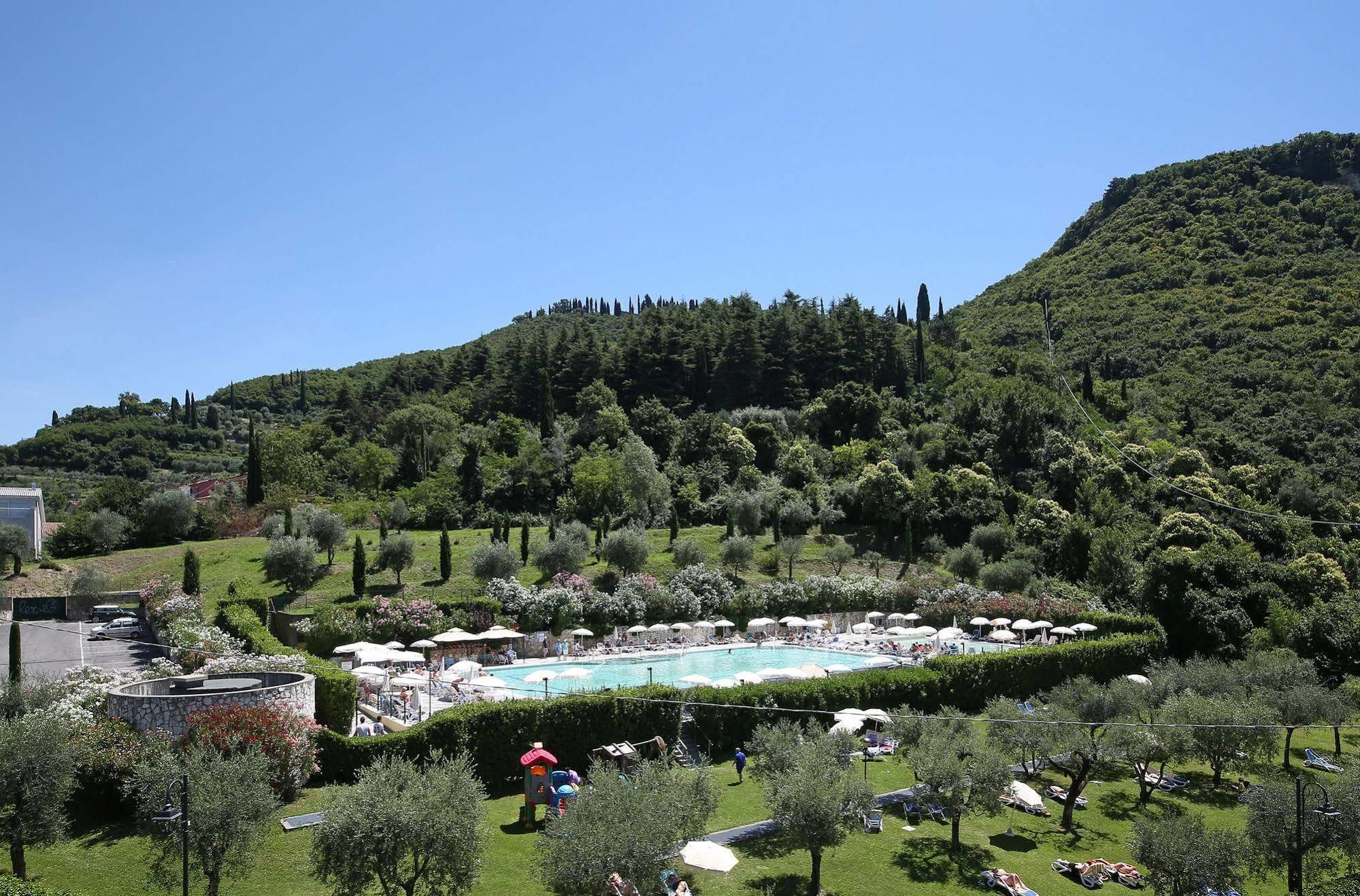 Hotel La Perla - Bike Hotel Garda  Exterior photo